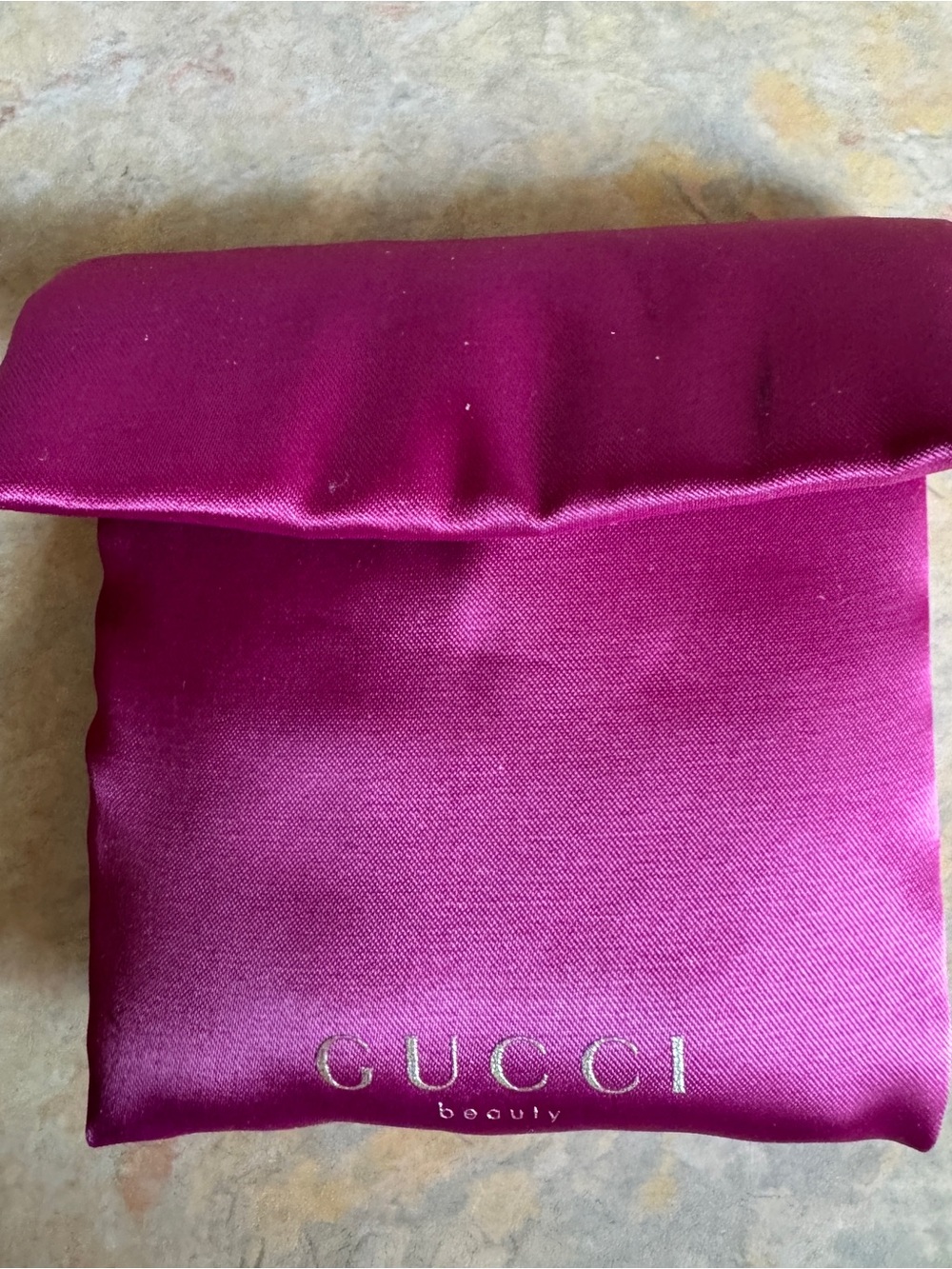 Gucci Beauty Floral Compact Mirror with Satin Pouch - Picture 4 of 6